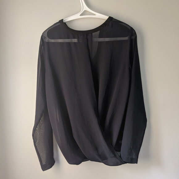 Sheer blouse with crossed back - Picture 2 of 2